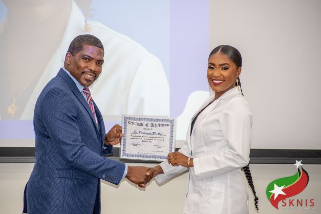 ST. KITTS AND NEVIS WELCOMES EIGHTEEN NEW PROFESSIONALS WHO GRADUATED FROM CUBAN UNIVERSITIES